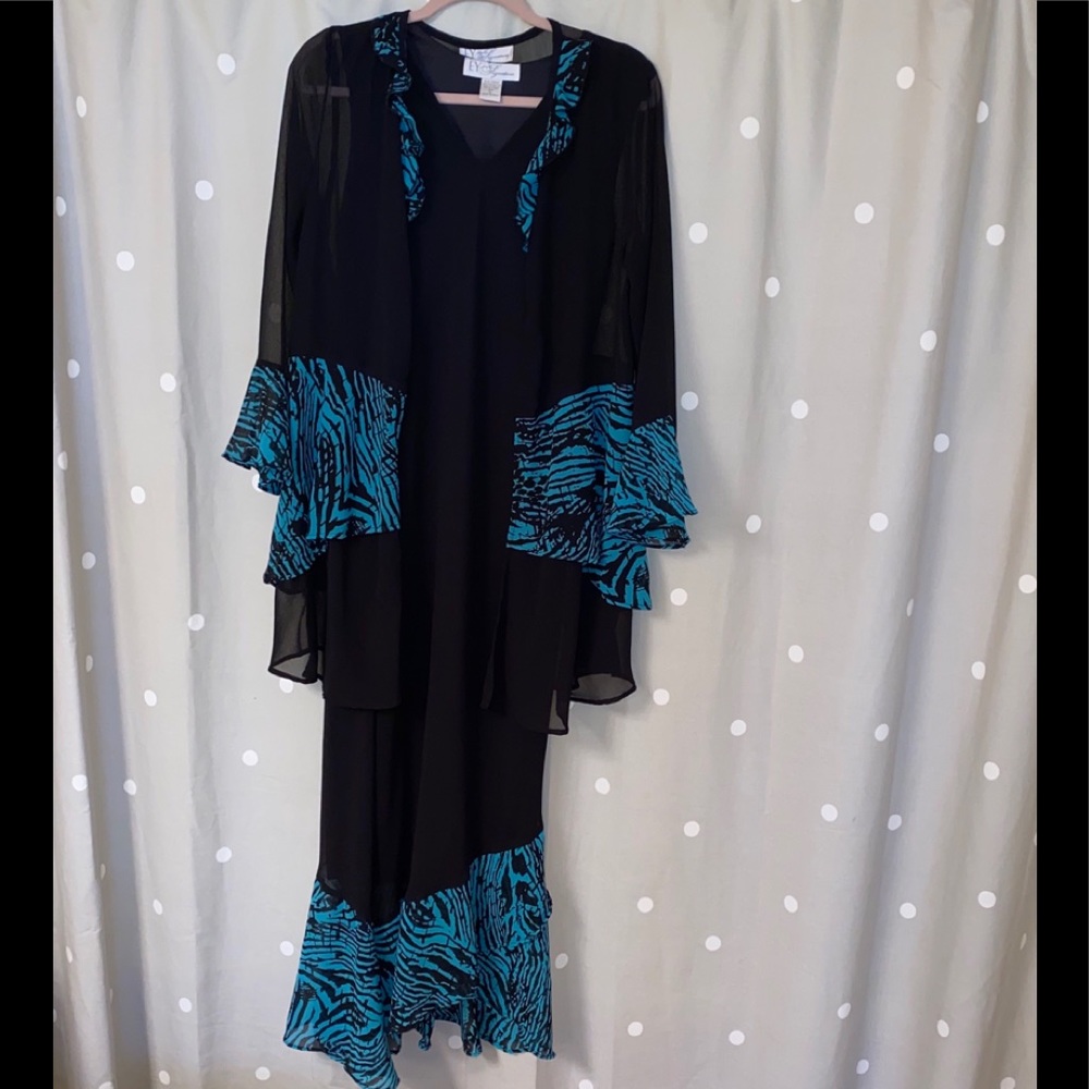 EY Signature Dress Set